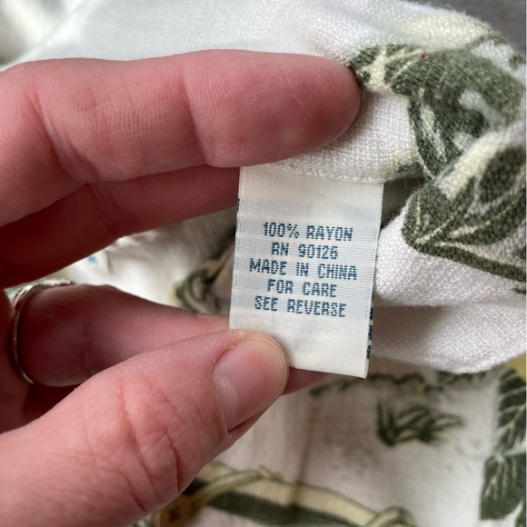 Vintage Joey Richi Hawaiian button down | size medium - Picture 6 of 7